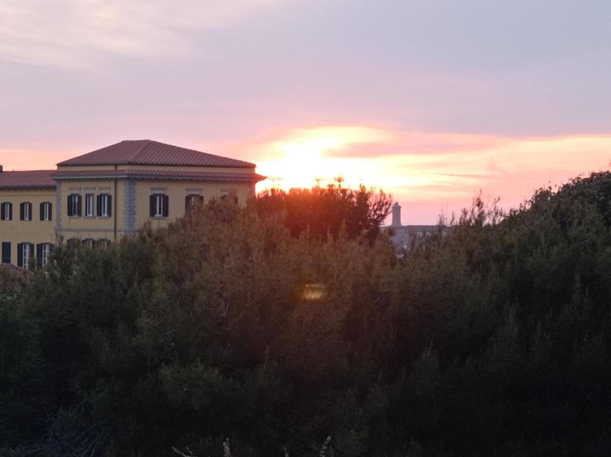 Appartamento Con Incantevole Vista Mare Livorno Bagian luar foto