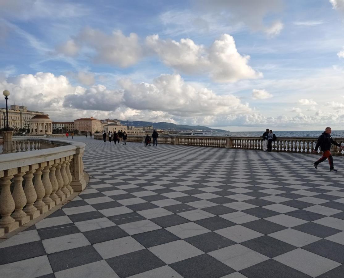 Appartamento Con Incantevole Vista Mare Livorno Bagian luar foto
