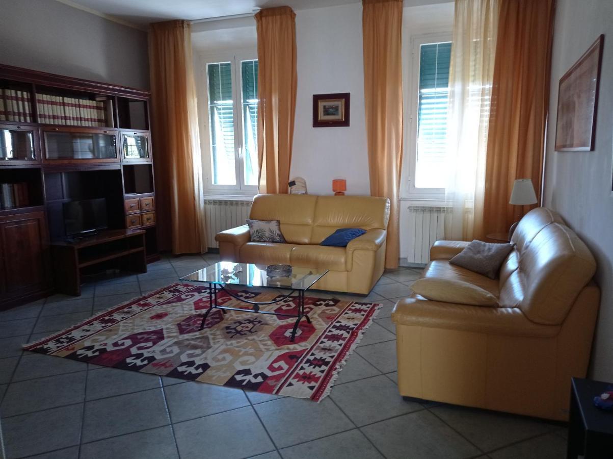 Appartamento Con Incantevole Vista Mare Livorno Bagian luar foto