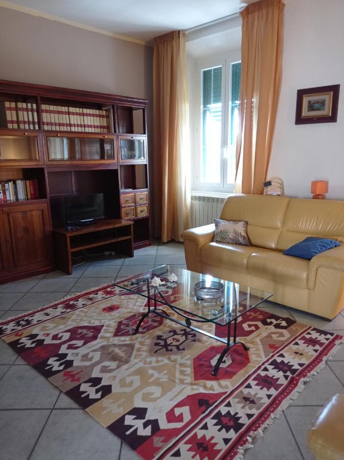 Appartamento Con Incantevole Vista Mare Livorno Bagian luar foto
