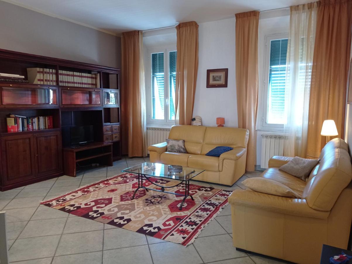 Appartamento Con Incantevole Vista Mare Livorno Bagian luar foto