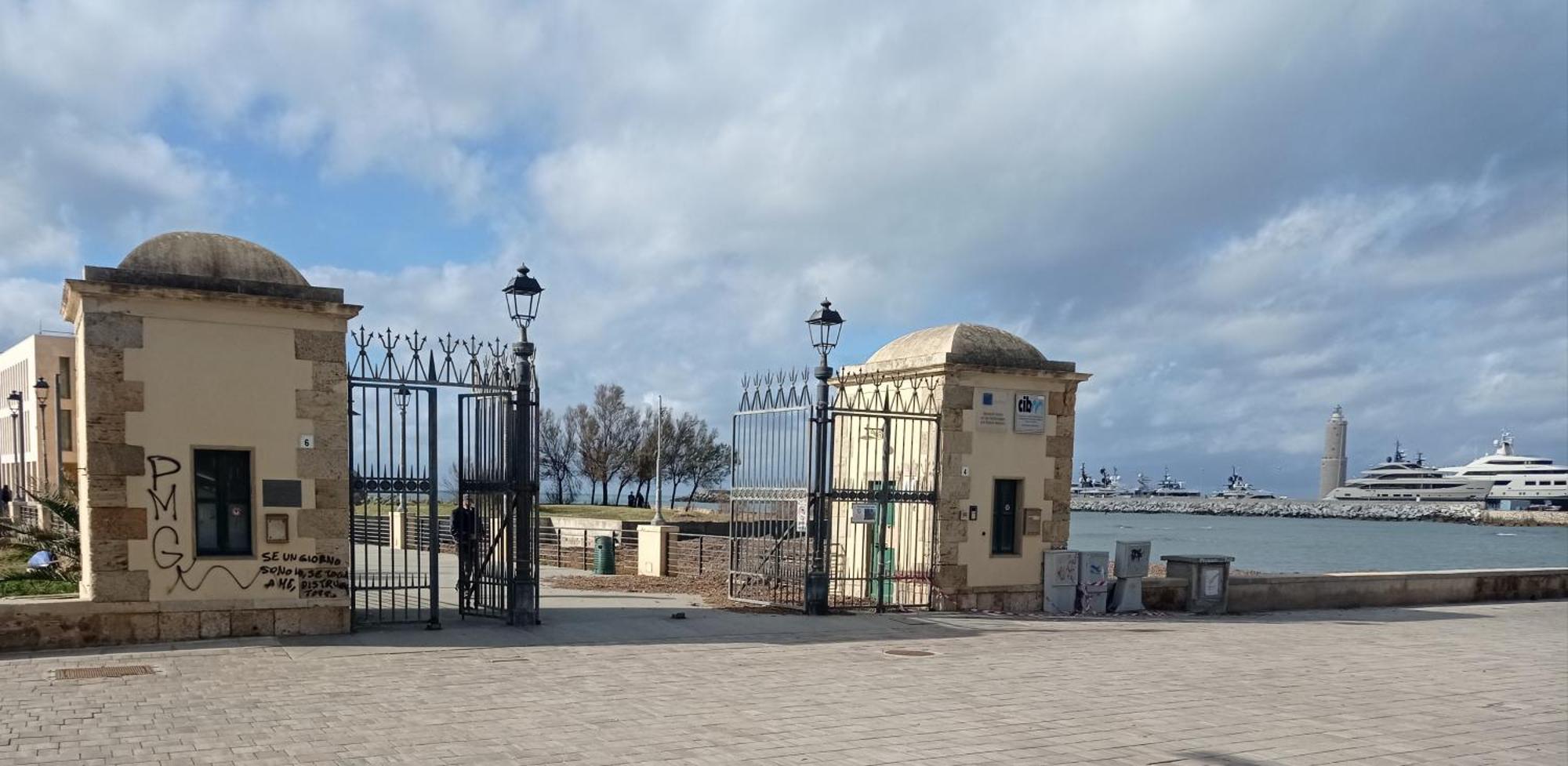 Appartamento Con Incantevole Vista Mare Livorno Bagian luar foto