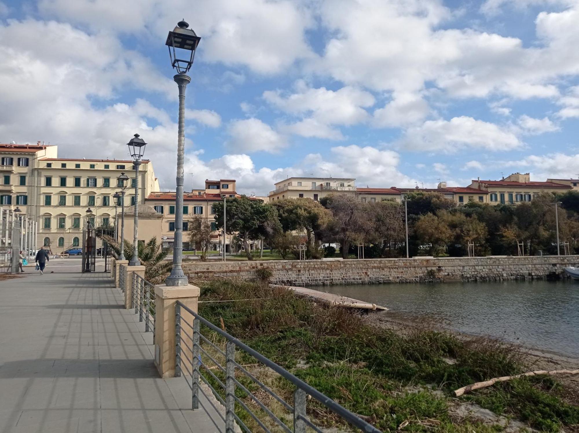 Appartamento Con Incantevole Vista Mare Livorno Bagian luar foto
