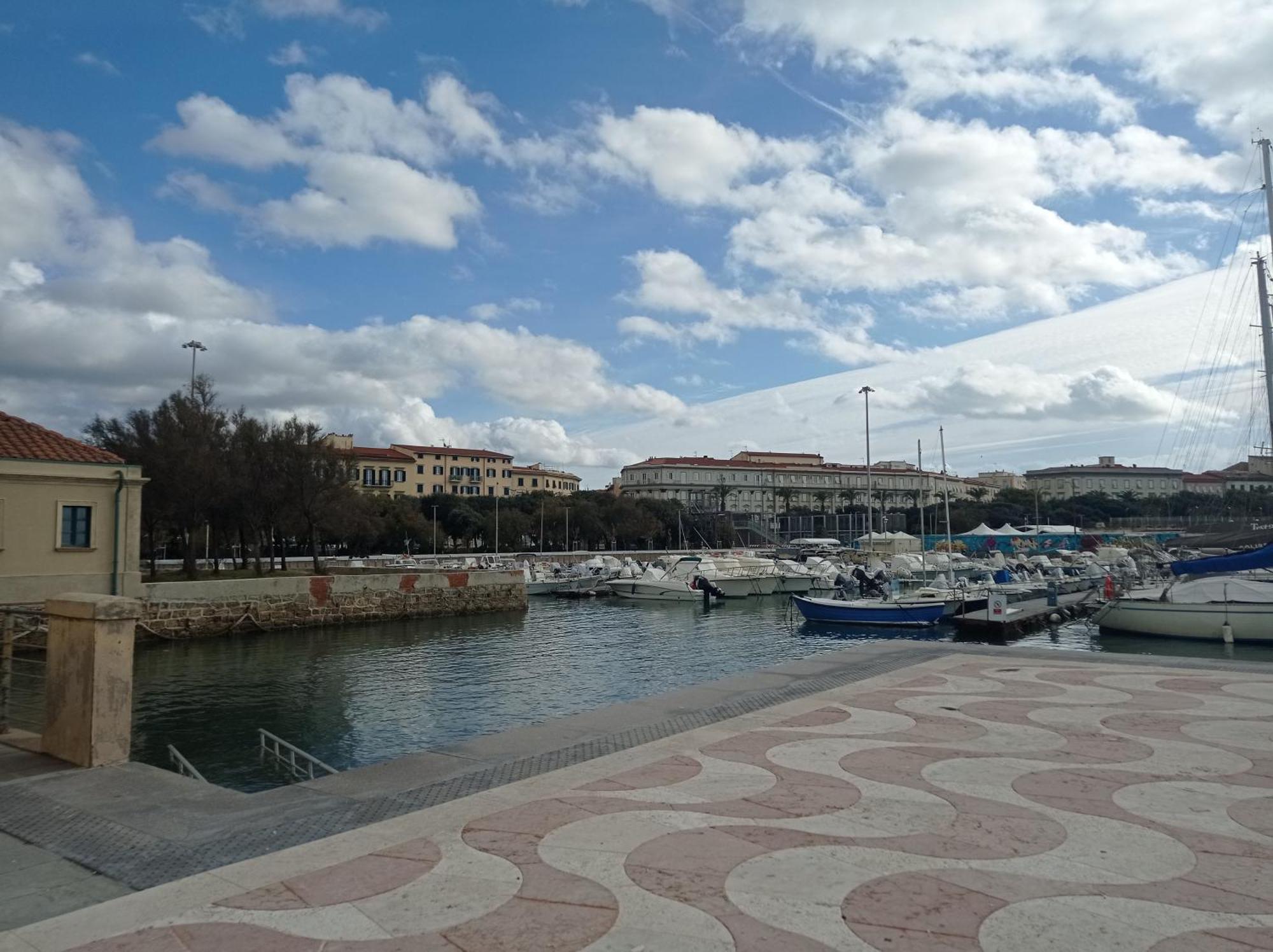 Appartamento Con Incantevole Vista Mare Livorno Bagian luar foto